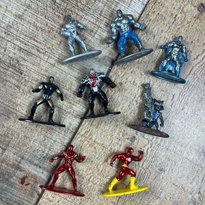 Jada Toys Marvel Superhero Metal Action Figure Display Set Hulk Spiderman Venom